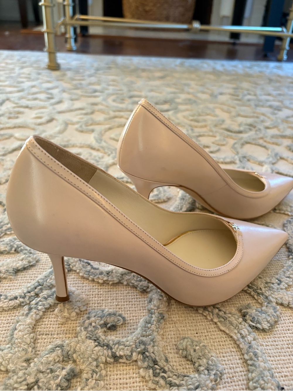 Tory Burch Pale Pink Pointed-Toe Leather Pumps with Logo Accent - Picture 4 of 10